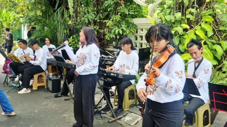 Jadi Tujuan Wisata, SMKN 8 Solo Perform di Kediaman Jokowi