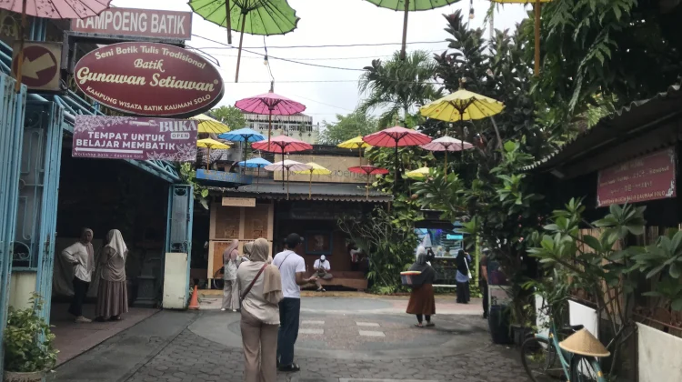 Kampung Batik Kauman Ramai, tapi Daya Beli Wisatawan Turun