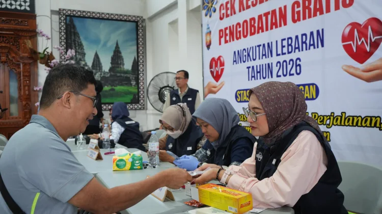 KAI Gelar Cek Kesehatan dan Pengobatan Gratis di Stasiun Lempuyangan
