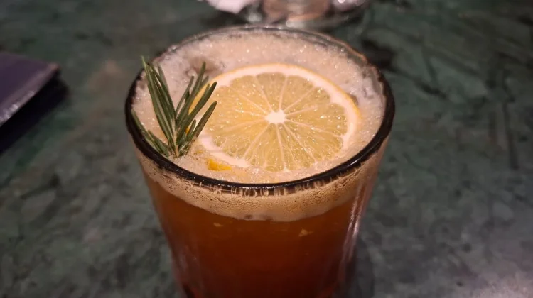 Cold Brew: Definisi, Rasa, dan Perbedaannya dengan Teknik Lain