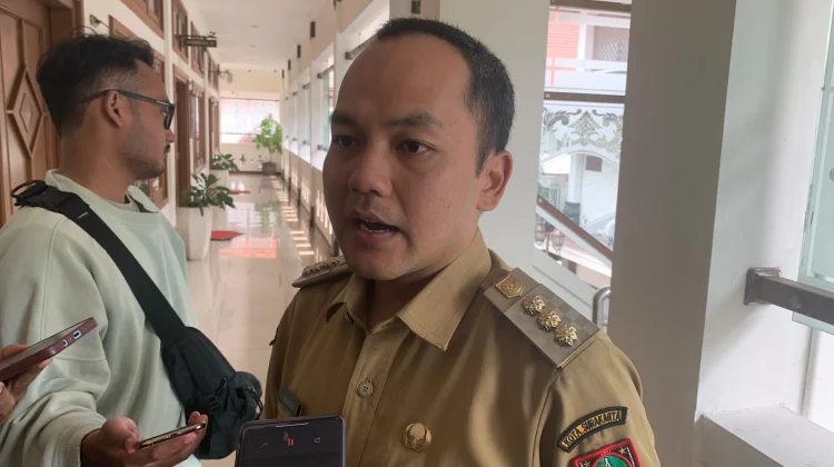 Wali Kota Solo Siapkan Langkah Hemat Energi, Dari WFA hingga Bersepeda