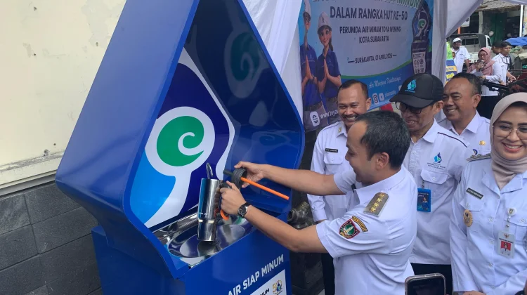 PDAM Solo Fasilitasi Air Minum Gratis Pasar Gede Hardjonagoro