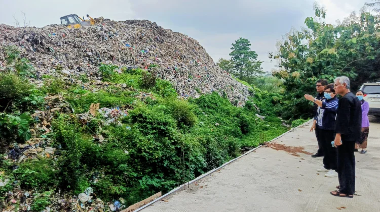 Tinjau TPA Karanganyar, KLH Dorong Percepatan Operasional Fasilitas Sampah