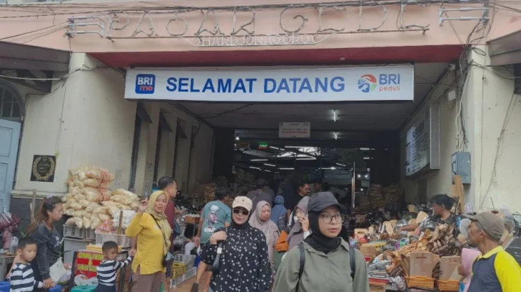 Long Weekand Paskah, Pasar Gede Solo Diserbu Wisatawan Dari Berbagai Daerah