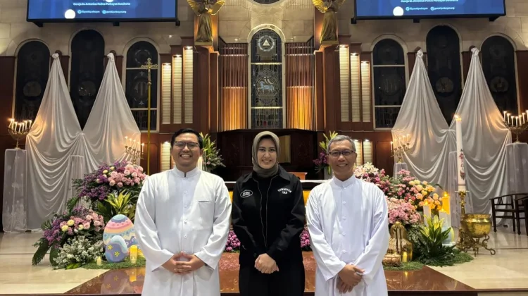 Jamin Kelancaran Ibadah Malam Paskah, Astrid Widayani Kunjungi Tiga Gereja