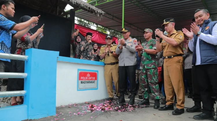 Kapolres Klaten Resmikan Tiga Jembatan Merah Putih Presisi
