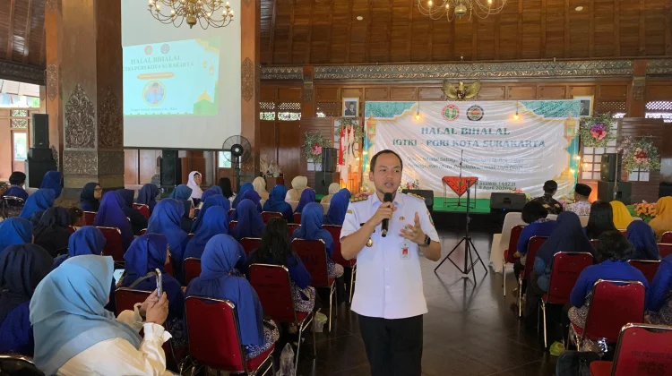 Wali Kota Solo Janji Siapkan Jaminan Hukum Guru Antisipasi Kriminalisasi