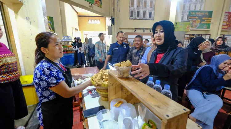 Monitoring Pasar Gede Solo, Pemkot Dorong Pengurangan Plastik