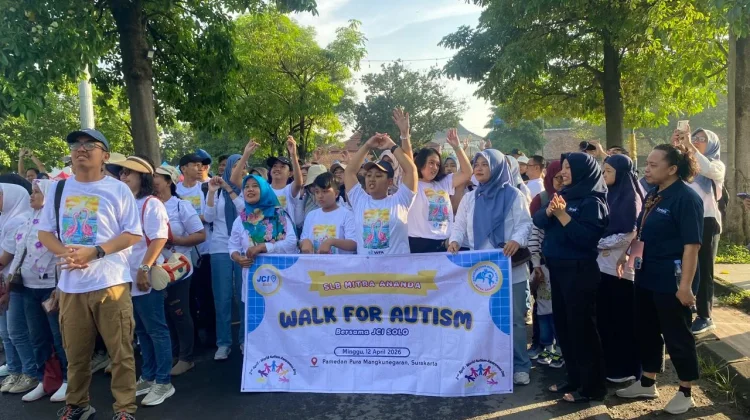 Dukung Anak Autis, JCI Solo Gelar Walk for Autism