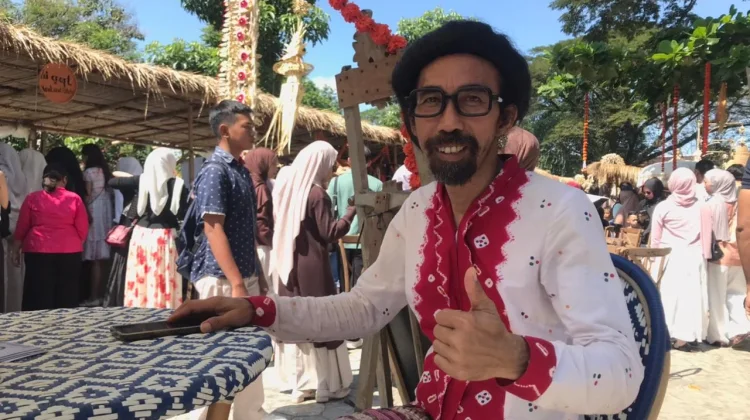 Mbok Brewok Jadi Daya Tarik Unik di Pasar Pasaran Balekambang