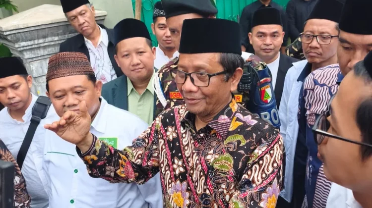 Sambangi Ponpes Walisongo Sragen, Mahfud MD Sebut Pesantren Bukan Alat Politik