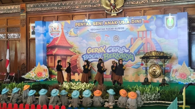 Pentas Seni PAUD Kenalkan Budaya lewat Kostum dan Penampilan Anak