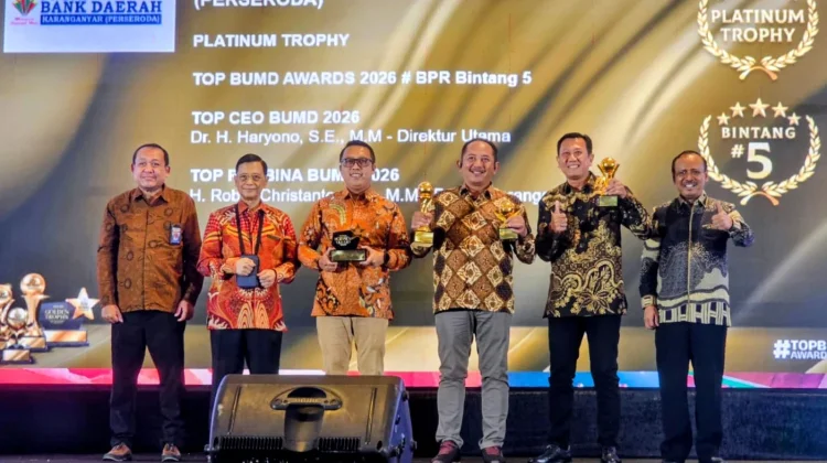 Borong Penghargaan Nasional, Bank Daerah Karanganyar Raih Platinum Trophy