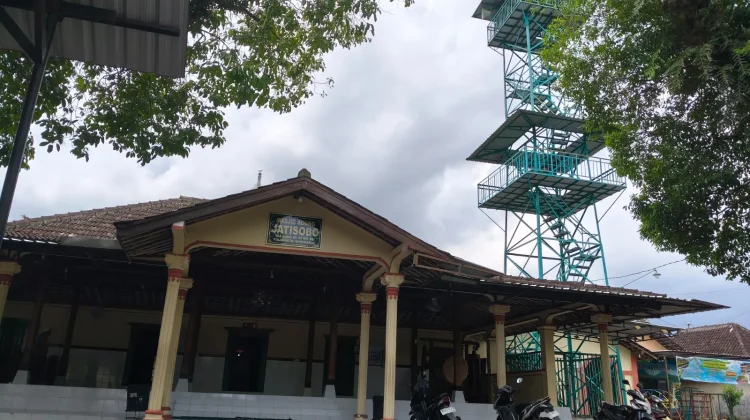 Masjid Agung Jatisobo, Jejak Sejarah Dakwah dan Pemugaran Era Keraton