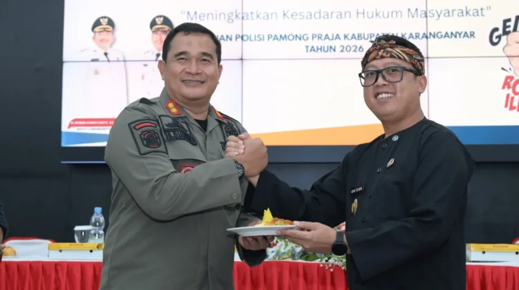Gempur Rokok Ilegal, Wabup Adhe Eliana Ajak Warga Karanganyar Proaktif
