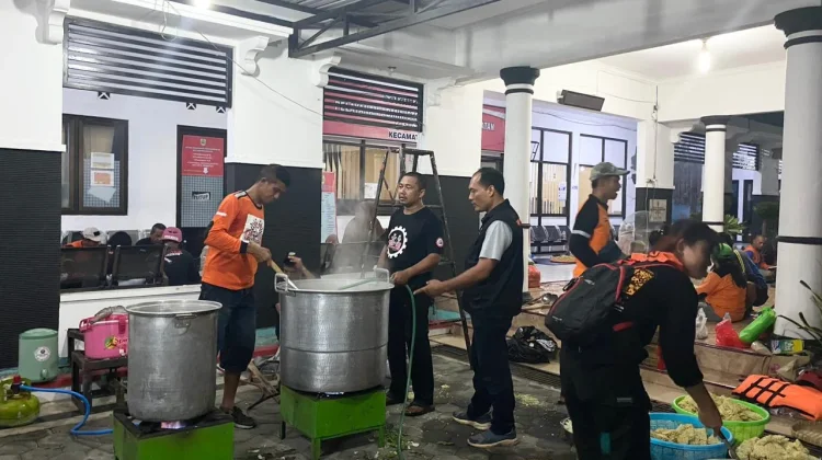 Dapur Umum Grogol,  "Mesin" Kemanusiaan di Balik 6.000 Porsi Makanan Harian