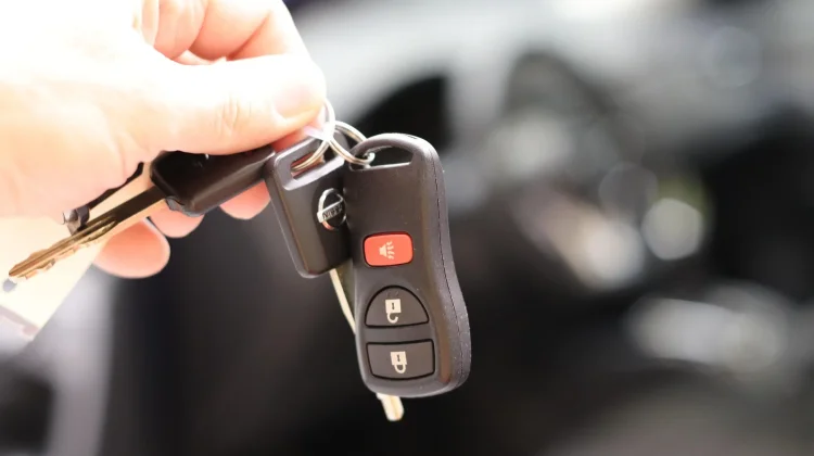 Kunci Kontak Terasa Panas, Tanda Mobil Bermasalah?