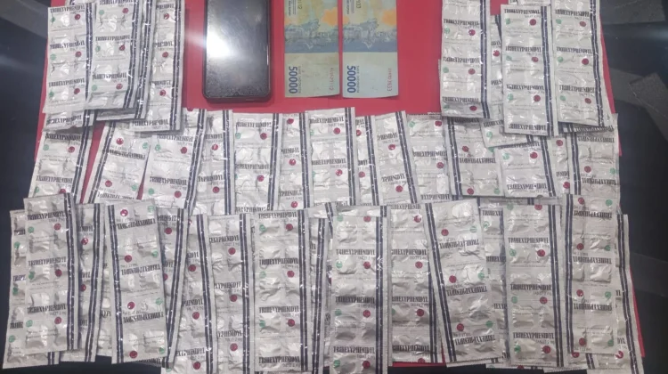 Polres Karanganyar Sita 789 Butir Pil Sapi, Dua Pengedar Lintas Kota Dibekuk