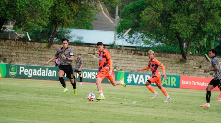 Brace Patrick Cruz Bawa Kendal Tornado FC Kalahkan Deltras FC Sidoarjo 2-0
