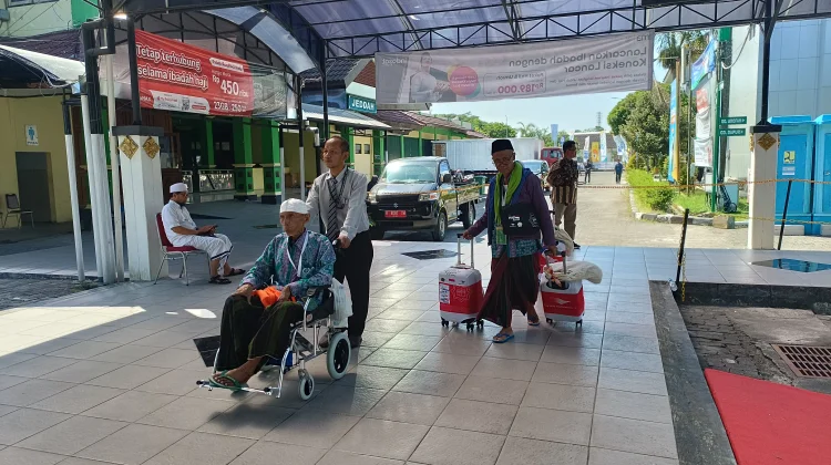 Perdana, 15 Kloter Jemaah Haji Asal Jawa Tengah Terbang Lewat Yogyakarta