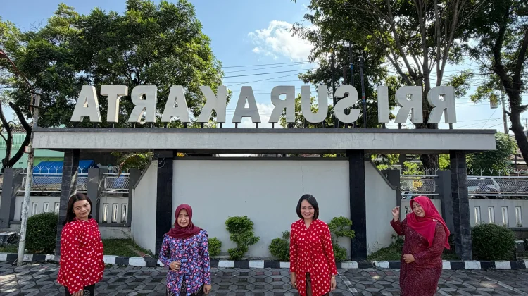 Memperingati Hari Kartini Wajib Berkebaya