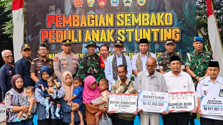 TMMD Sragen Bagikan 100 Paket Sembako untuk Warga Pra Sejahtera