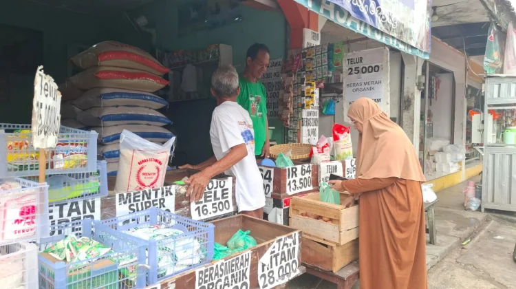 Harga Minyak Goreng dan Ketan Melambung, Pedagang Pasar Jaten: Ini Ganti Harga!