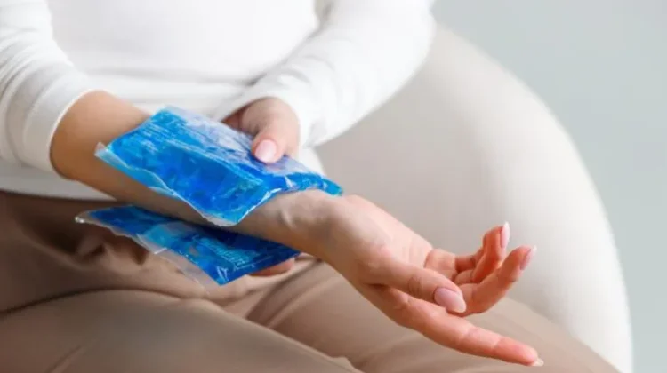 Perbedaan Kompres Dingin dan Hangat, Jangan Sampai Salah!