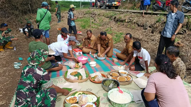 Tradisi Selamatan Tandai Awal Pembangunan Sumur Bor TMMD di Sragen