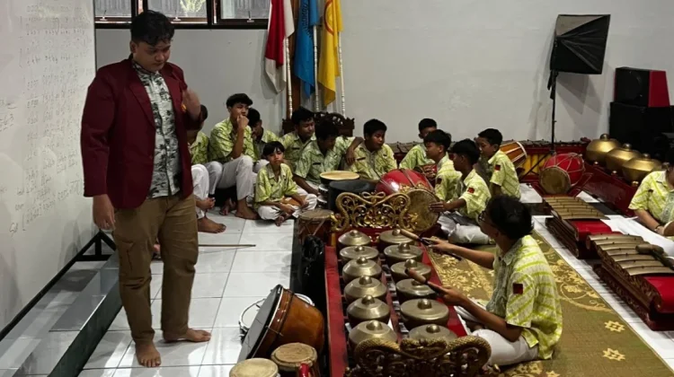 Mahasiswa Karawitan Bangun Jejaring Strategis Sekolah Mitra
