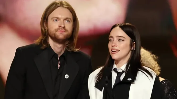 Billie Eilish Bantah Rumor Bertengkar dengan Finneas
