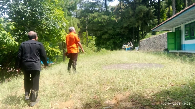 Antisipasi Longsor, BPBD Karanganyar Pasang Alat EWS di SMPN 1 Jenawi