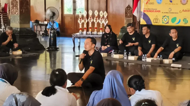Buruh Solo Tuntut Upah Layak Berdasarkan KHL dan Keluhkan Aturan Cipta Kerja
