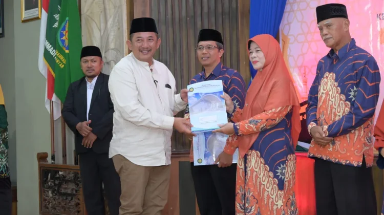Bupati Karanganyar Lepas 120 Jamaah Haji Muhammadiyah, Titip Doa untuk Daerah
