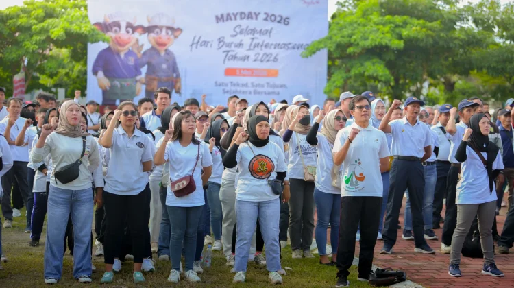 Ribuan Buruh Ikuti Apel dan Senam Bersama di Alun-alun Kidul Boyolal