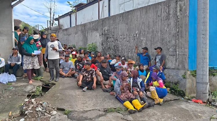 Bertepatan Hari Buruh, Pemulung TPA Putri Cempo Gelar Aksi