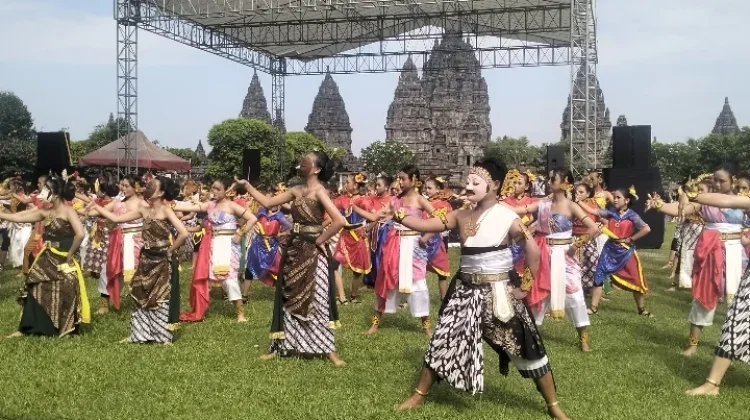 Sebanyak 850 Penari Meriahkan Klaten Menari di Komplek Candi Prambanan