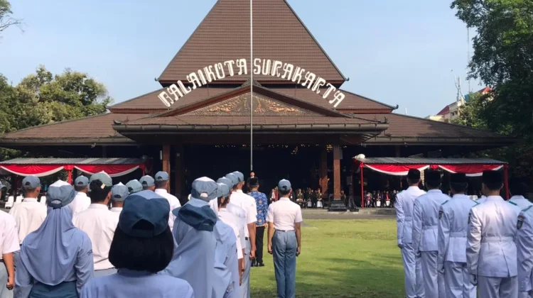 Wali Kota Surakarta Minta Siswa Belajar Cintai Semesta di Luar Kelas