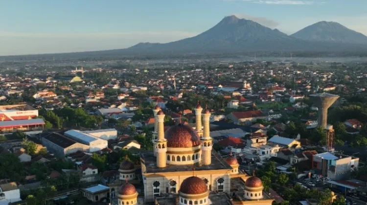 Masjid Al Aqso Klaten, Gaya Timur Tengah Ramai Pengunjung,