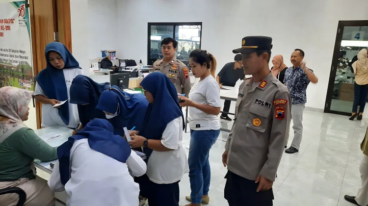 Cek Kesehatan Gratis Warnai May Day Wonogiri