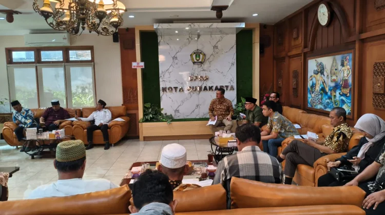 Komisi II DPRD Surakarta dan OPD Sinkronisasi Pengawasan Izin Usaha Minol