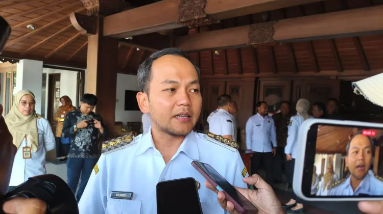 Wali Kota Solo Resapti Ardi Instruksikan Satpol PP Tindak Outlet Minol Ilegal