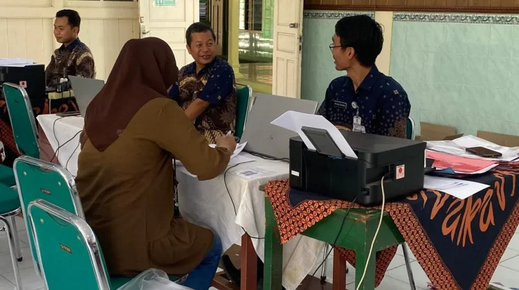 Peminat Kelas Khusus SMP Solo Membeludak, Pendaftar Luar Kota Ikut Berebut Kursi