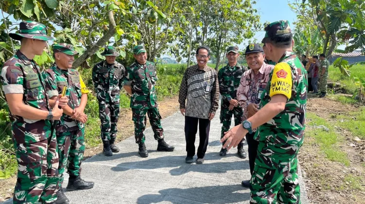 Tinjau Proyek Fisik di Desa Puro Sragen, Tim Wasev TMMD Apresiasi Kinerja Satgas