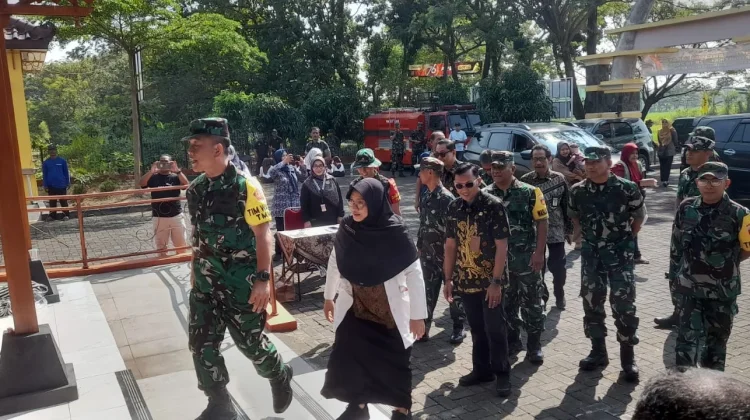 Dandim Sragen Dampingi Tim Wasev Irum Itjenad Tinjau Progres TMMD Reguler ke-128
