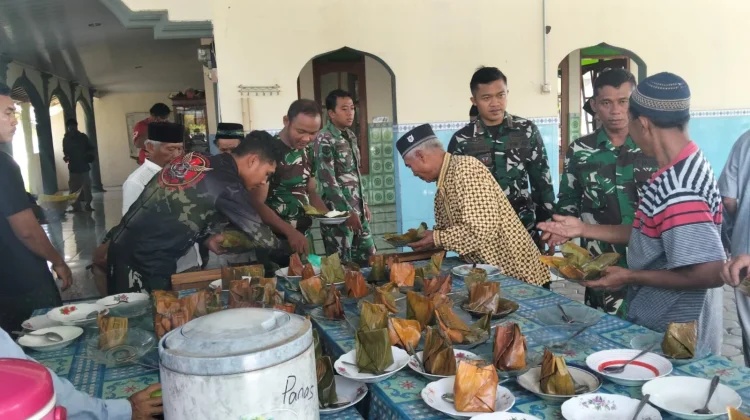 Pengajian dan Hidangan Tradisional Warnai Pengabdian Satgas TMMD di Tengah Desa