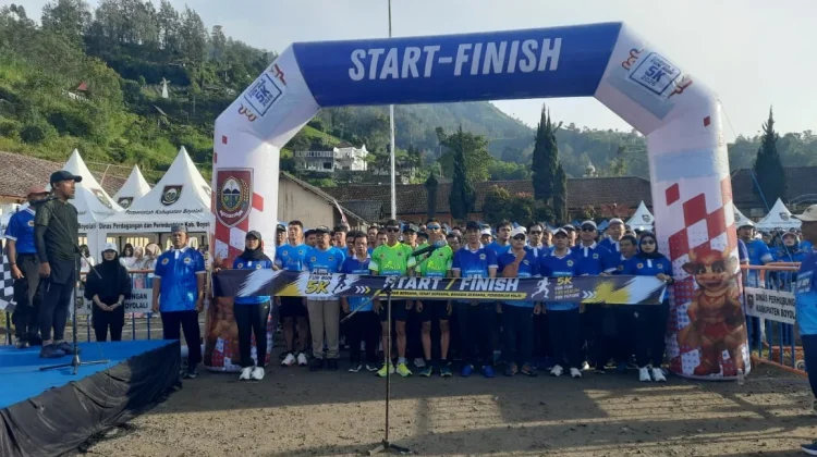 Peringatan Hardiknas 2026, Cabdin V Jateng Ajak Guru Berlari Bersama