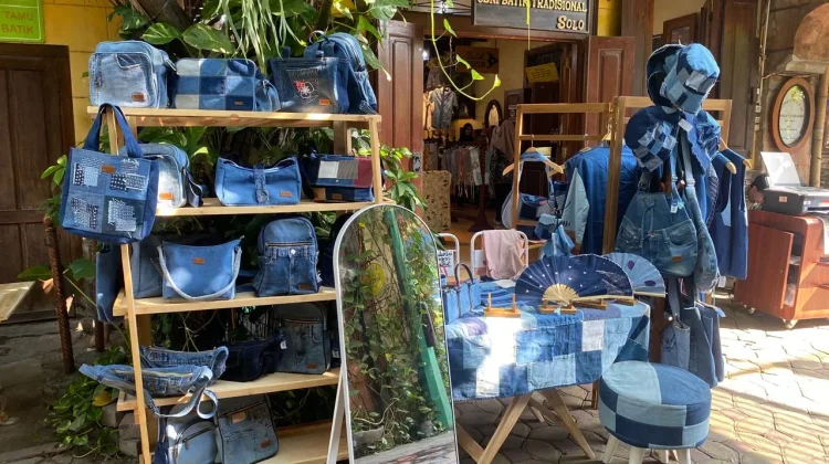 Bazar UMKM Pokdarwis Jateng: Pesona Fashion Denim Ramah Lingkungan Asal Solo