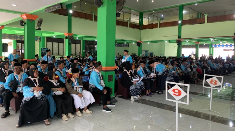 Antisipasi Cuaca Mekkah, Kloter 57 Himbau Jemaah Berolahraga di Bawah Matahari