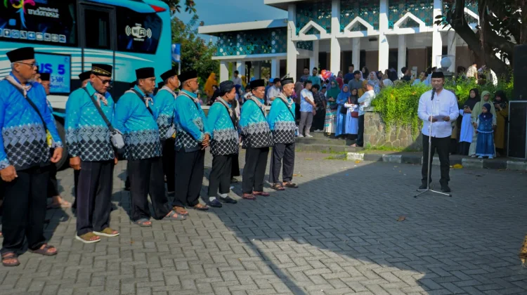 Bupati dan Wabup Boyolali Lepas Calon Jemaah Haji menuju Asrama Donohudan